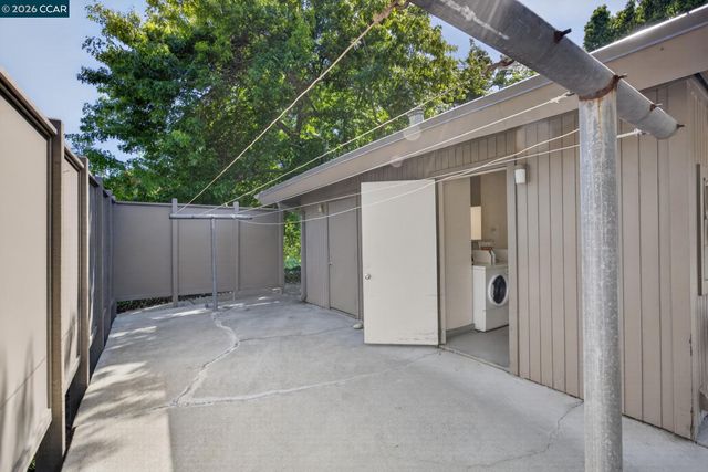 1124 Oakmont Dr 4, Walnut Creek, CA 94595