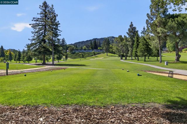1124 Oakmont Dr 4, Walnut Creek, CA 94595