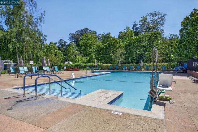 1124 Oakmont Dr 4, Walnut Creek, CA 94595