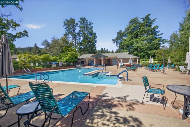 1124 Oakmont Dr 4, Walnut Creek, CA 94595