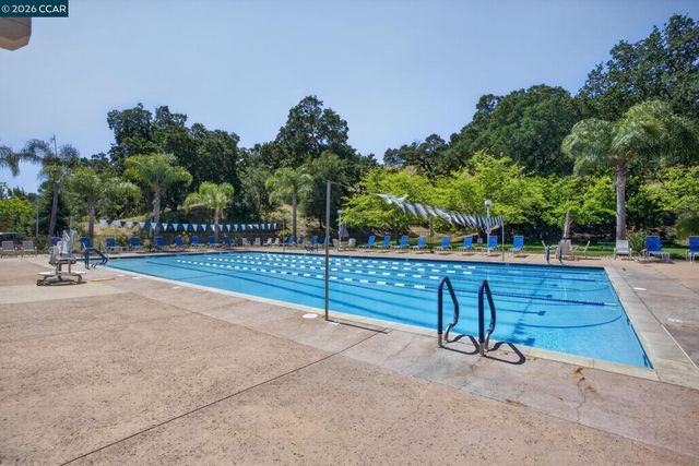 1124 Oakmont Dr 4, Walnut Creek, CA 94595