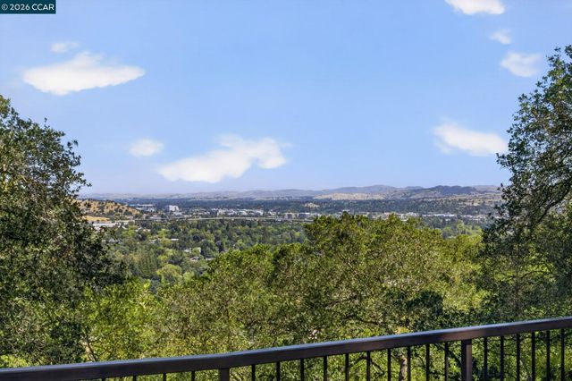 1124 Oakmont Dr 4, Walnut Creek, CA 94595