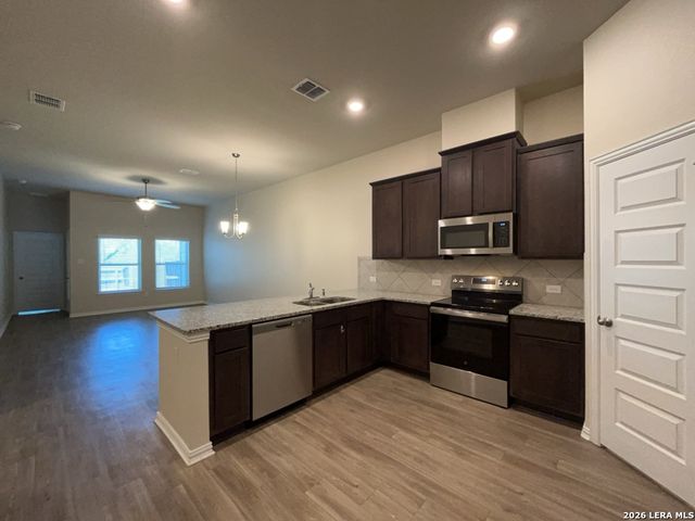 5435 Devils Gate Unit 1, Converse, TX 78109