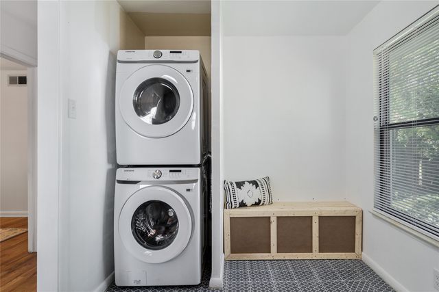 1007 Epenard Street, Dallas, TX 75211