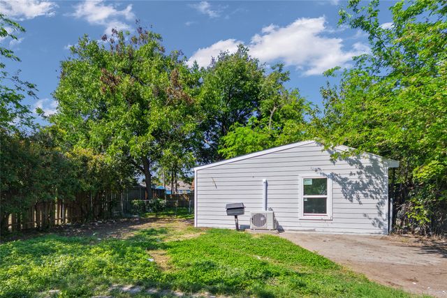 1007 Epenard Street, Dallas, TX 75211