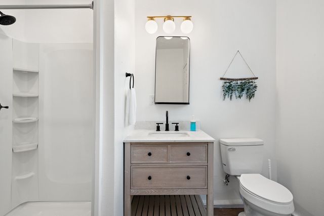 1007 Epenard Street, Dallas, TX 75211