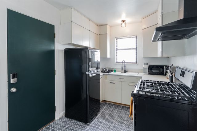 1007 Epenard Street, Dallas, TX 75211