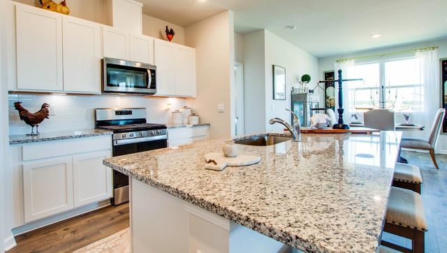 4250 SANDY HOLLOW LN, Millington, TN 38053