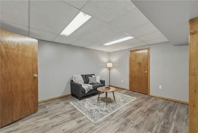 829 Quail Ridge Road, Peculiar, MO 64078