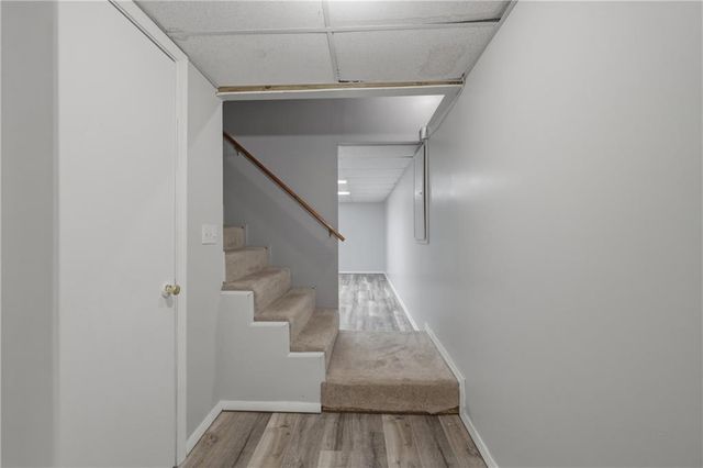 829 Quail Ridge Road, Peculiar, MO 64078