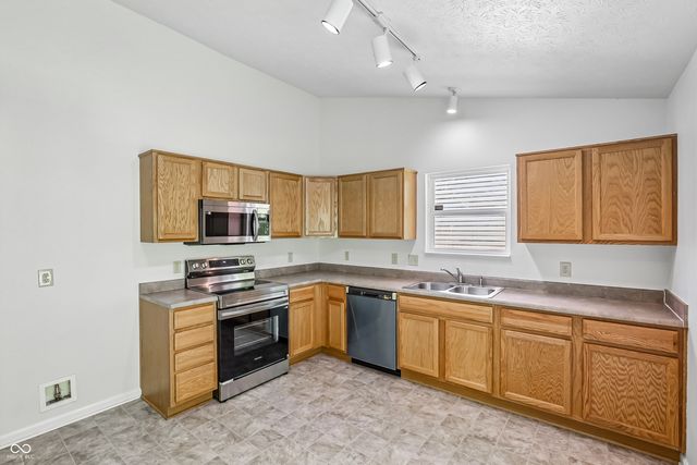 2045 Sotheby Lane, Indianapolis, IN 46239
