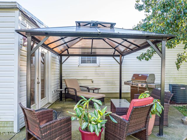 2410 Stewart Street, Johnson City, TN 37601