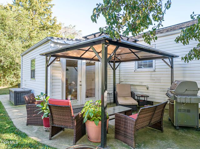 2410 Stewart Street, Johnson City, TN 37601