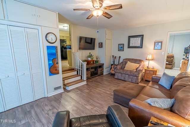 2410 Stewart Street, Johnson City, TN 37601