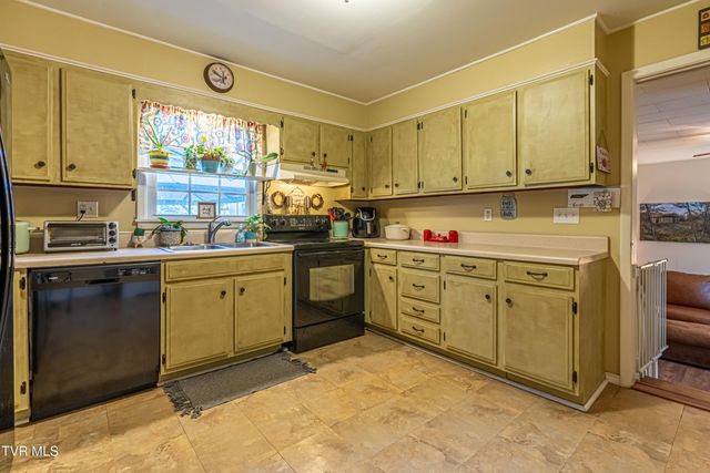 2410 Stewart Street, Johnson City, TN 37601