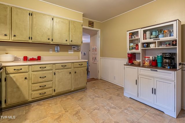 2410 Stewart Street, Johnson City, TN 37601