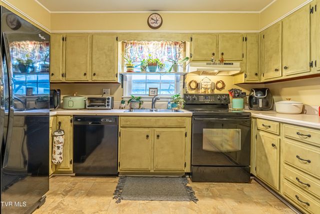 2410 Stewart Street, Johnson City, TN 37601