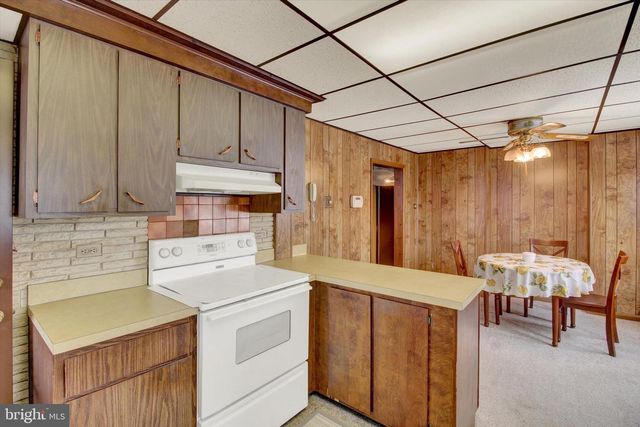 6 MEADOW AVE, Tamaqua, PA 18252