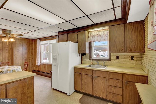 6 MEADOW AVE, Tamaqua, PA 18252