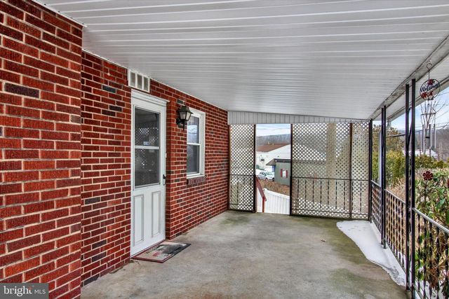 6 MEADOW AVE, Tamaqua, PA 18252