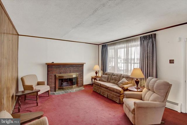 6 MEADOW AVE, Tamaqua, PA 18252