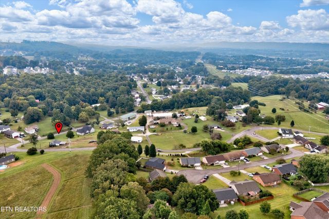 7952 Hill Rd, Knoxville, TN 37938