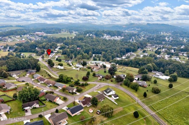 7952 Hill Rd, Knoxville, TN 37938