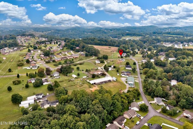 7952 Hill Rd, Knoxville, TN 37938