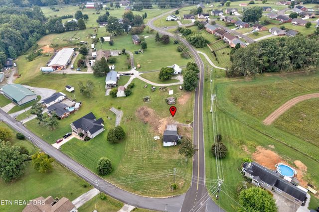 7952 Hill Rd, Knoxville, TN 37938