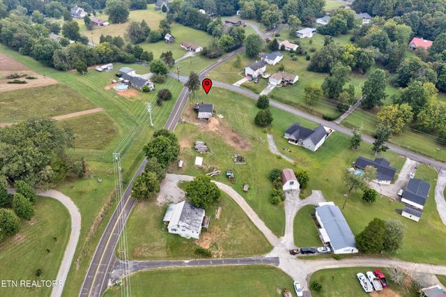 7952 Hill Rd, Knoxville, TN 37938