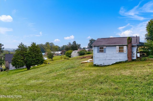 7952 Hill Rd, Knoxville, TN 37938