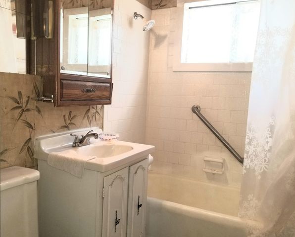 9206 AZTEC Road NE, Albuquerque, NM 87111