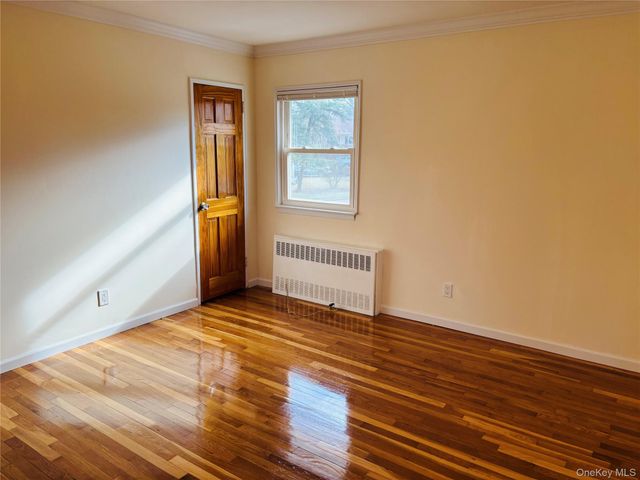 71 Willits Road, Glen Cove, NY 11542