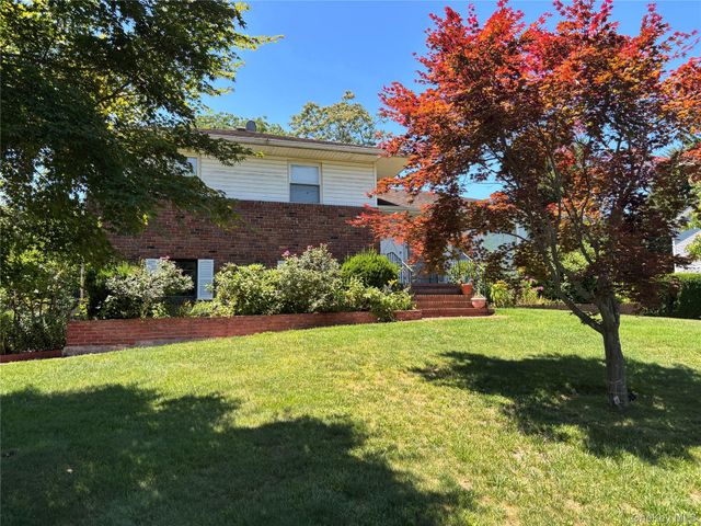 71 Willits Road, Glen Cove, NY 11542