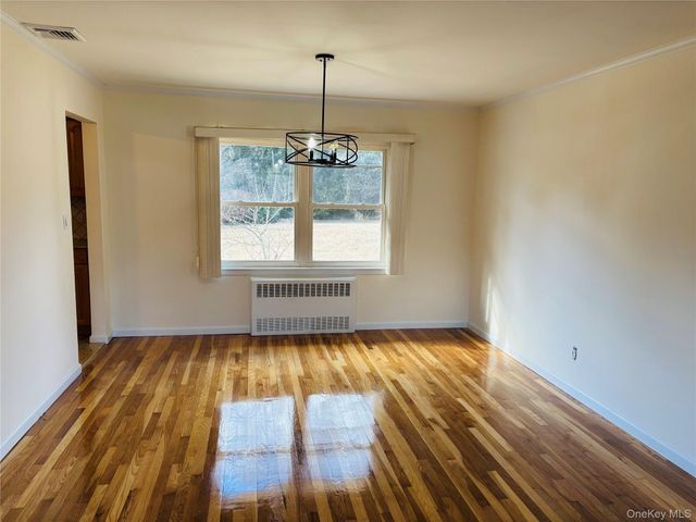 71 Willits Road, Glen Cove, NY 11542