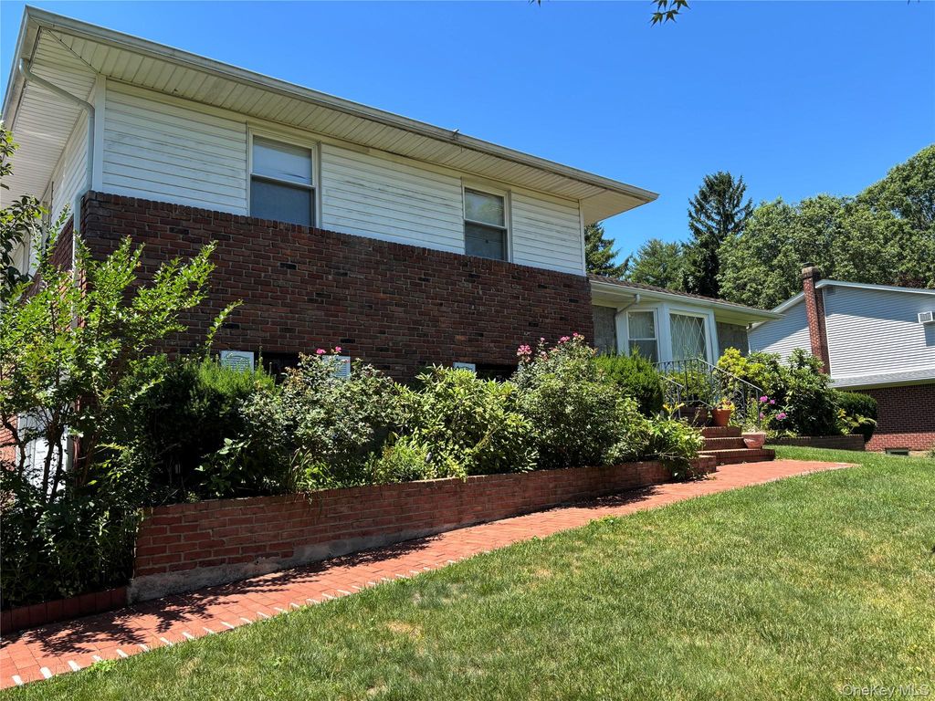 71 Willits Road, Glen Cove, NY 11542 — photo 2