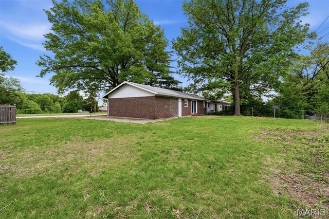 11795 Old Halls Ferry Road, Florissant, MO 63033