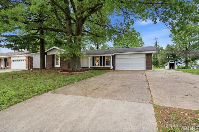11795 Old Halls Ferry Road, Florissant, MO 63033