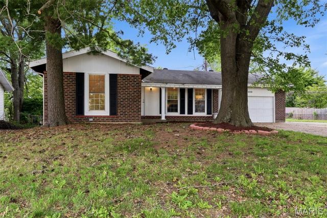11795 Old Halls Ferry Road, Florissant, MO 63033