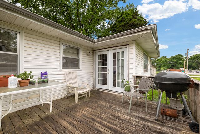 2215 East Sharon, Springfield, MO 65803