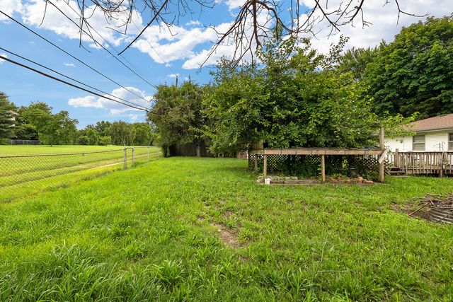 2215 East Sharon, Springfield, MO 65803