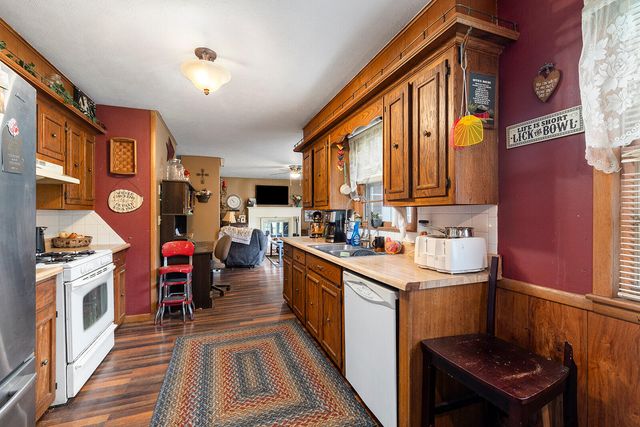 2215 East Sharon, Springfield, MO 65803