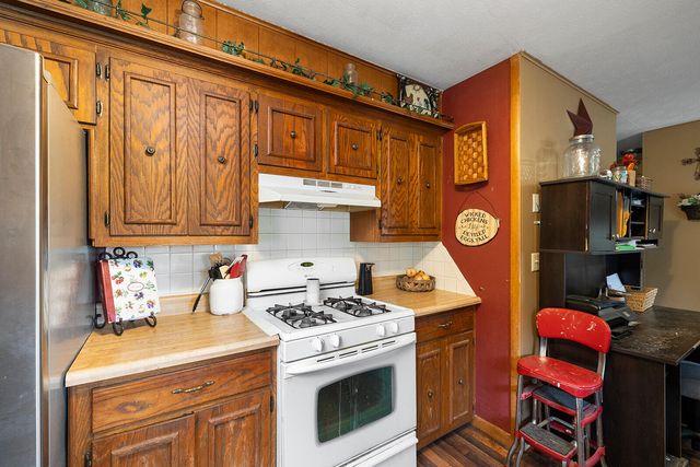 2215 East Sharon, Springfield, MO 65803