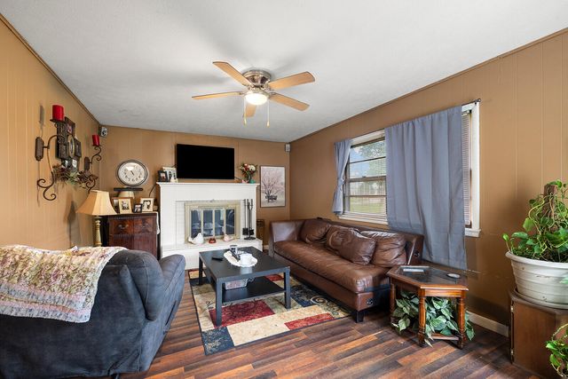 2215 East Sharon, Springfield, MO 65803