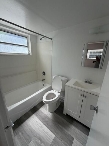 610 NE 1st Avenue 6, Fort Lauderdale, FL 33304