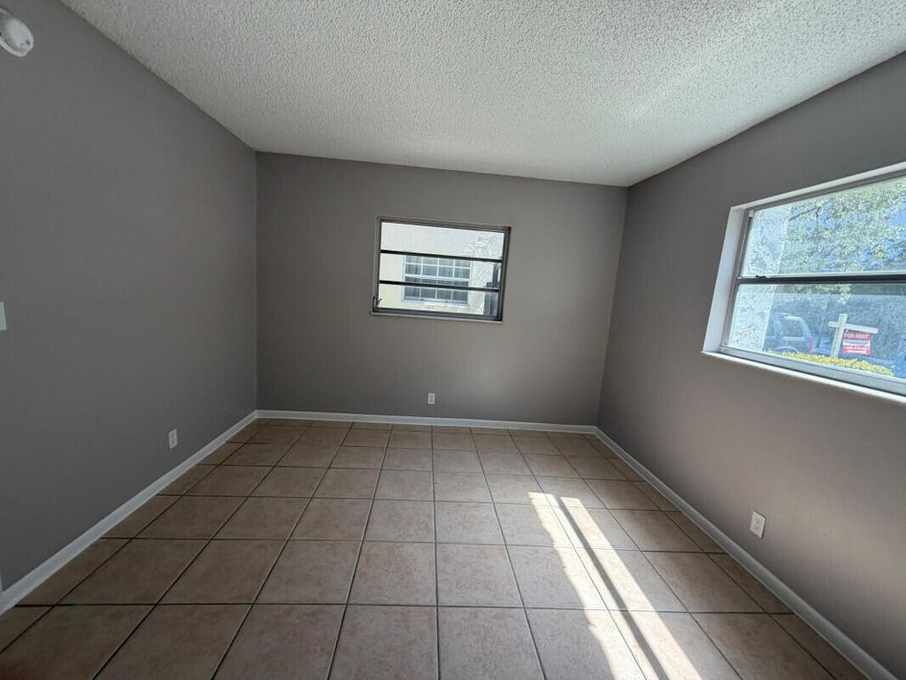 610 NE 1st Avenue 6, Fort Lauderdale, FL 33304