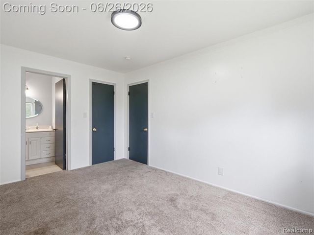 26826 Palomino Avenue, Warren, MI 48089