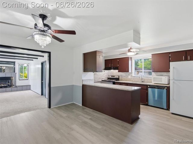 26826 Palomino Avenue, Warren, MI 48089