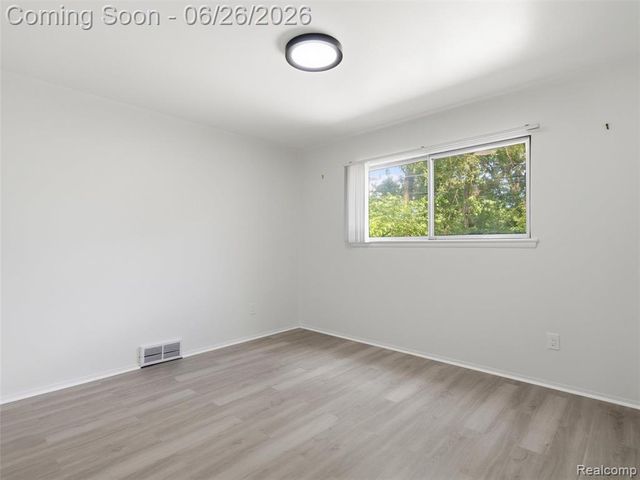 26826 Palomino Avenue, Warren, MI 48089