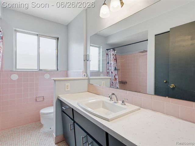 26826 Palomino Avenue, Warren, MI 48089